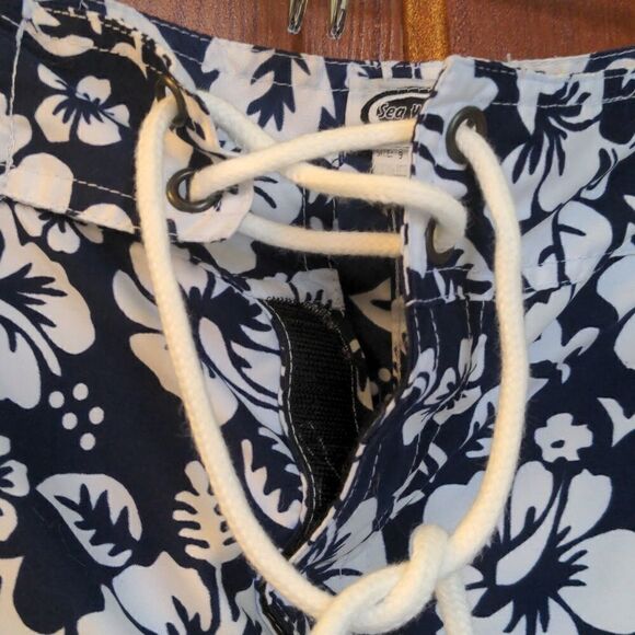 2 for $20 Sea Waves Nave Blue + White Floral Board Shorts Size 9 - Picture 5 of 6